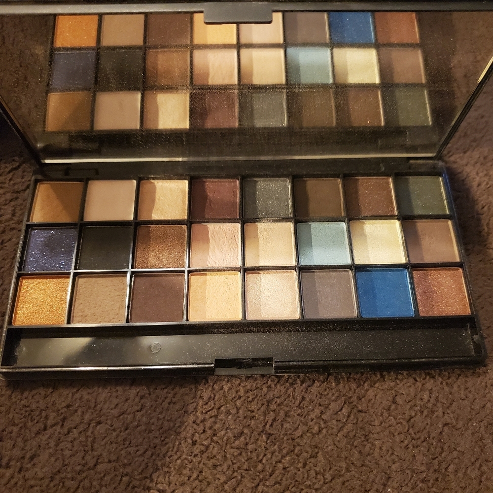 NYX Wicked Dreams Eyeshadow Palette